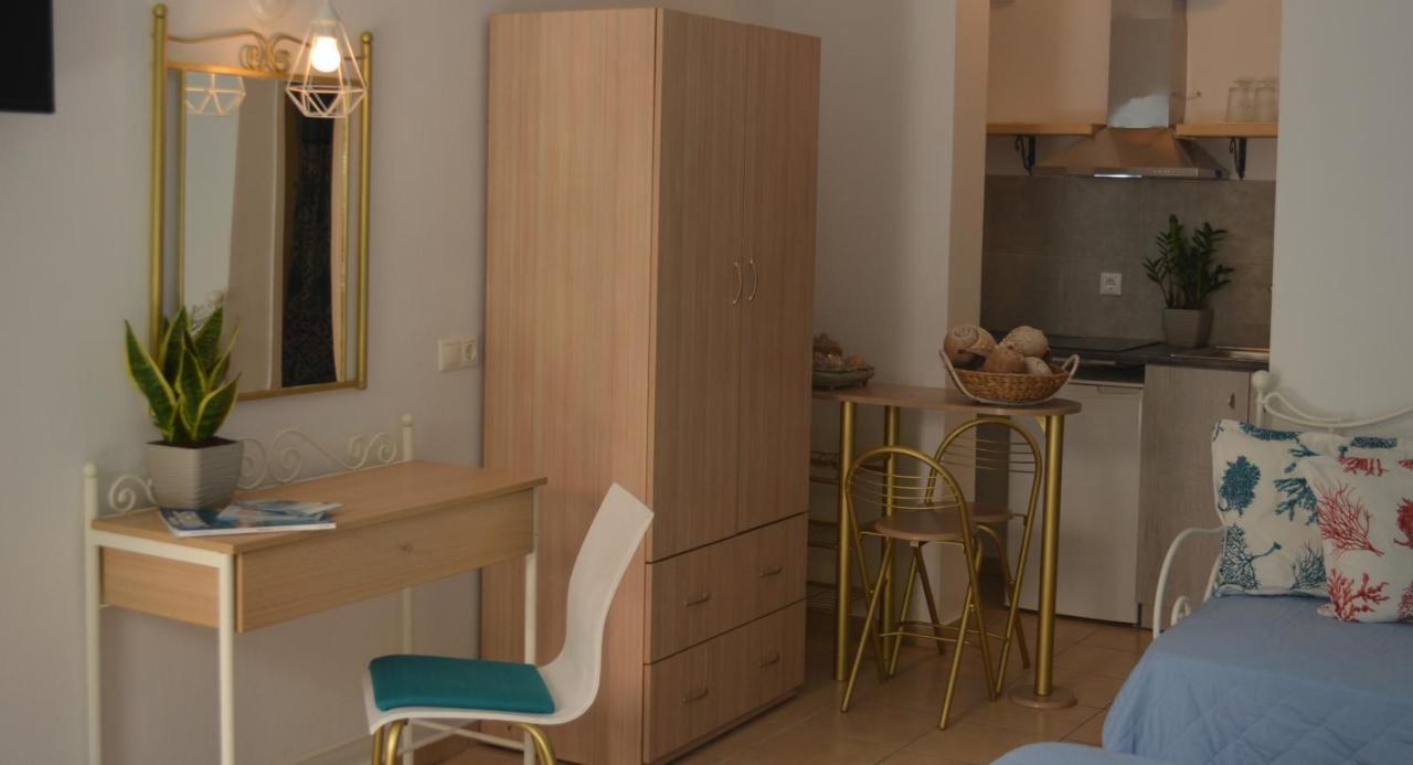 Hotel Kastro Skiathos Town Bagian luar foto