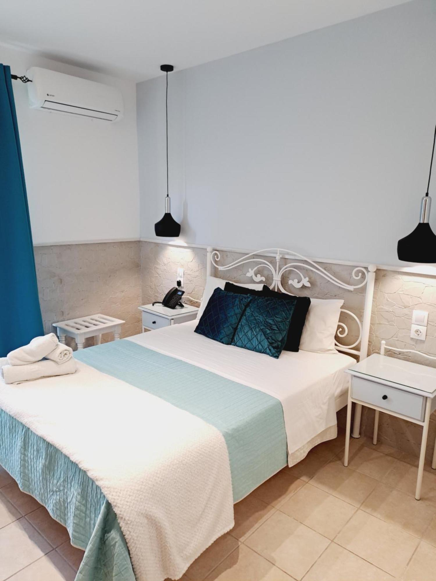Hotel Kastro Skiathos Town Ruang foto