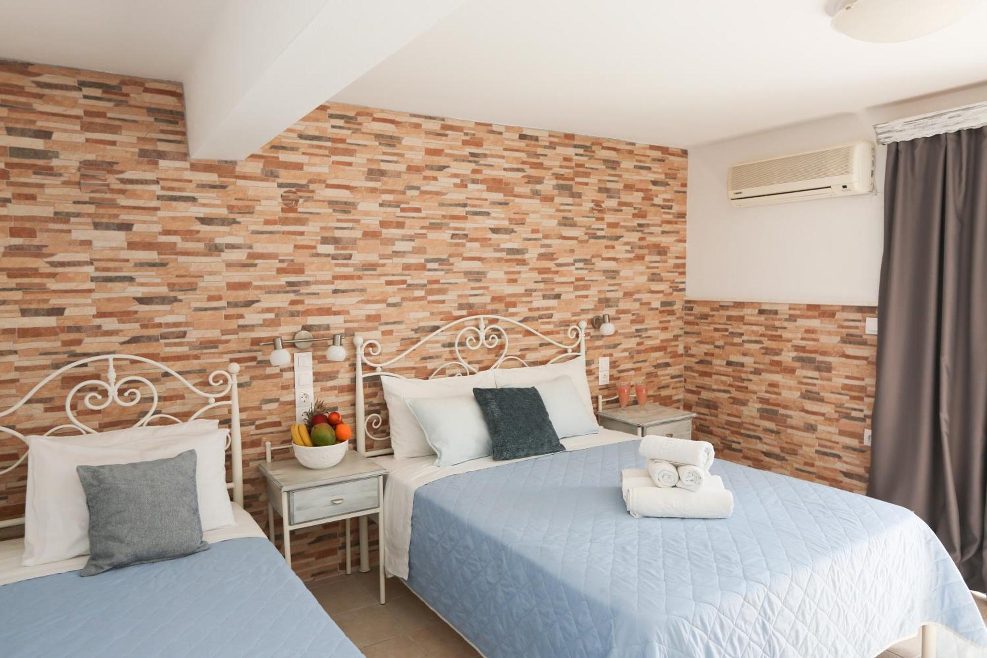 Hotel Kastro Skiathos Town Bagian luar foto